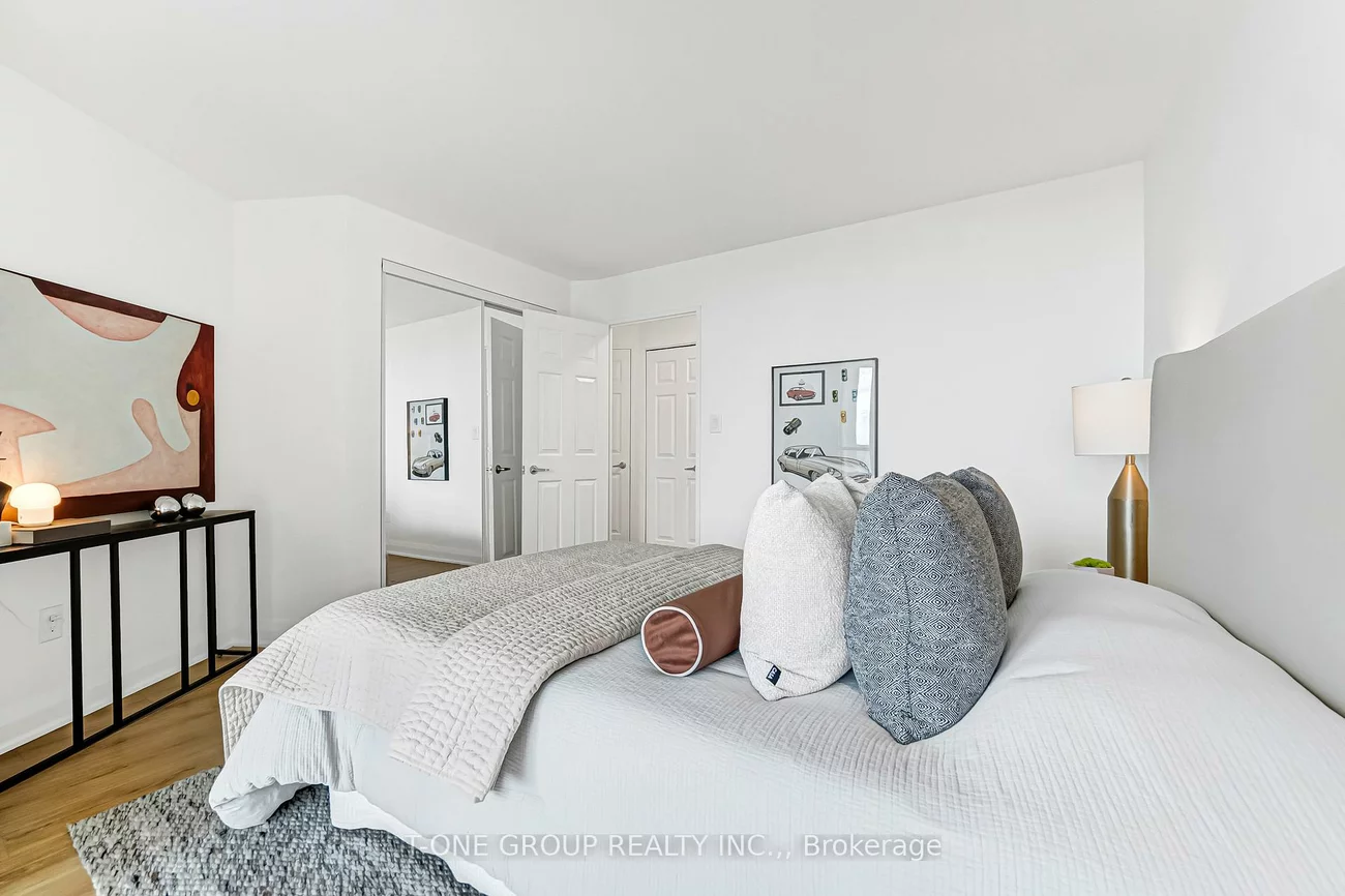 5444, Yonge, Willowdale West, Toronto