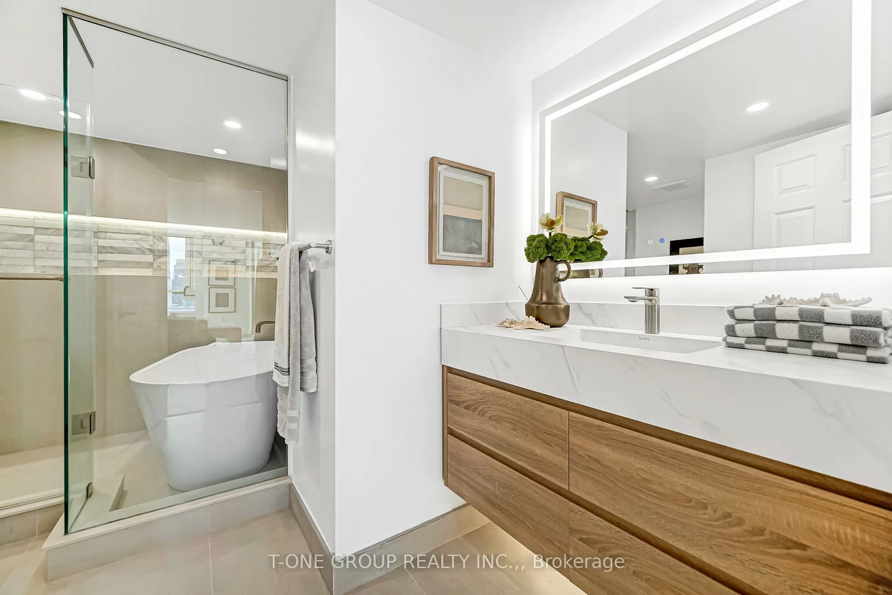 5444, Yonge, Willowdale West, Toronto