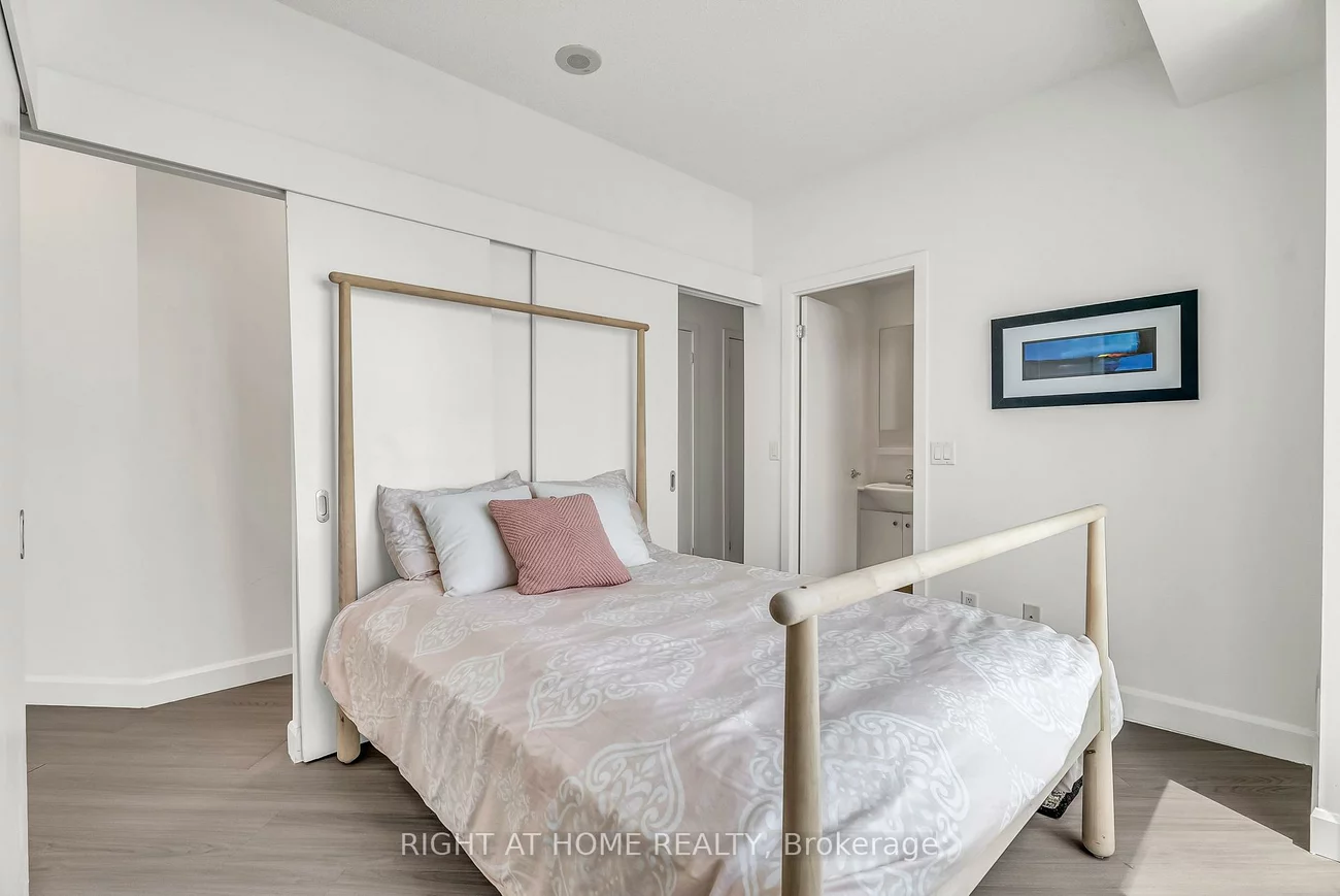 8, York, Waterfront Communities C1, Toronto