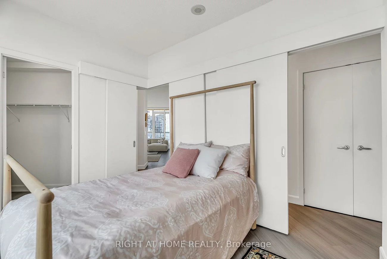 8, York, Waterfront Communities C1, Toronto