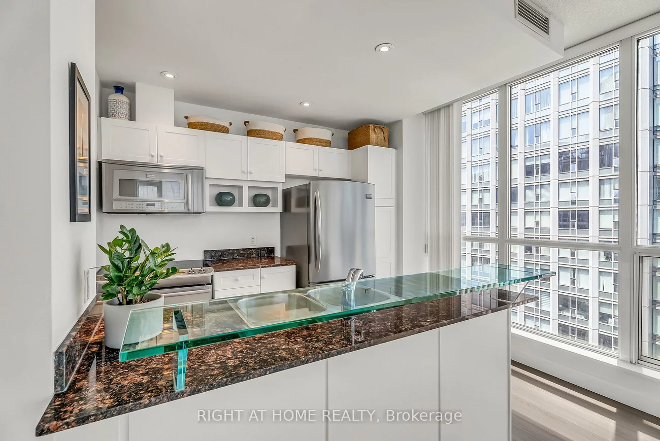 8, York, Waterfront Communities C1, Toronto