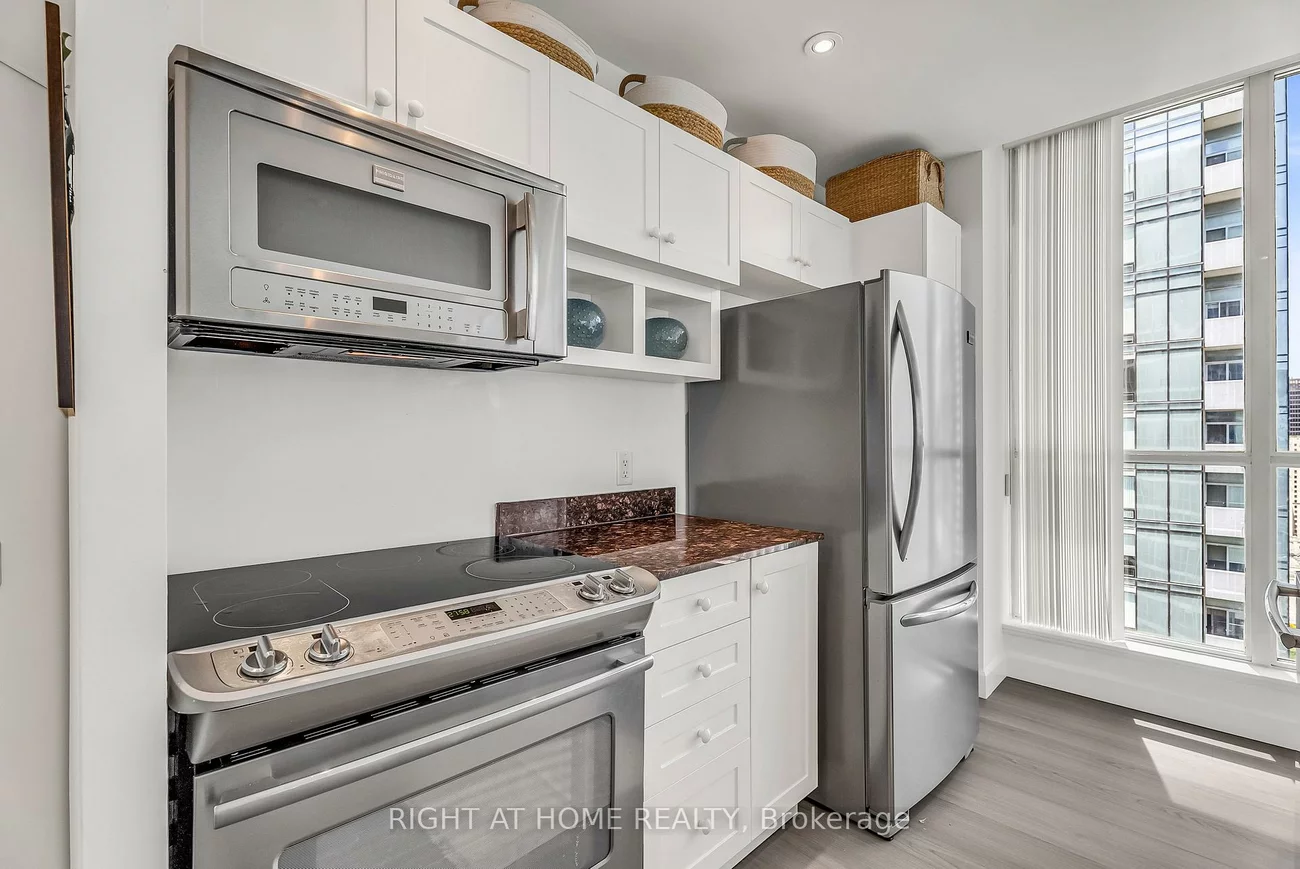 8, York, Waterfront Communities C1, Toronto