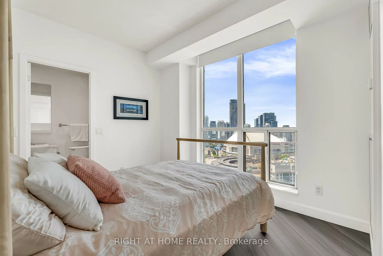 8, York, Waterfront Communities C1, Toronto