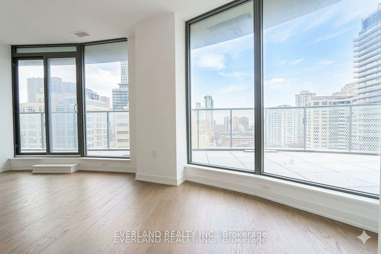 11, Wellesley, Bay Street Corridor, Toronto