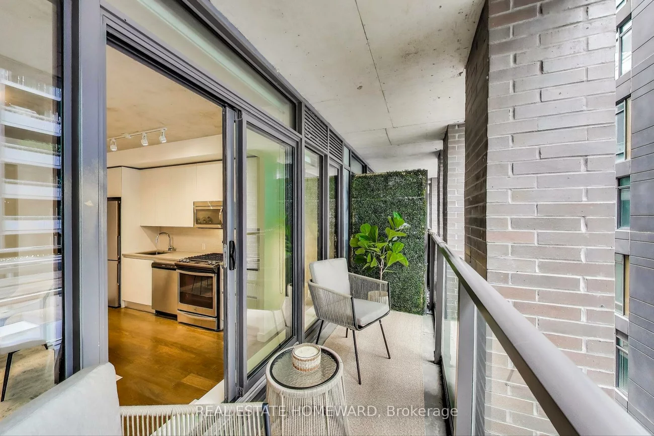 111, Bathurst, Waterfront Communities C1, Toronto