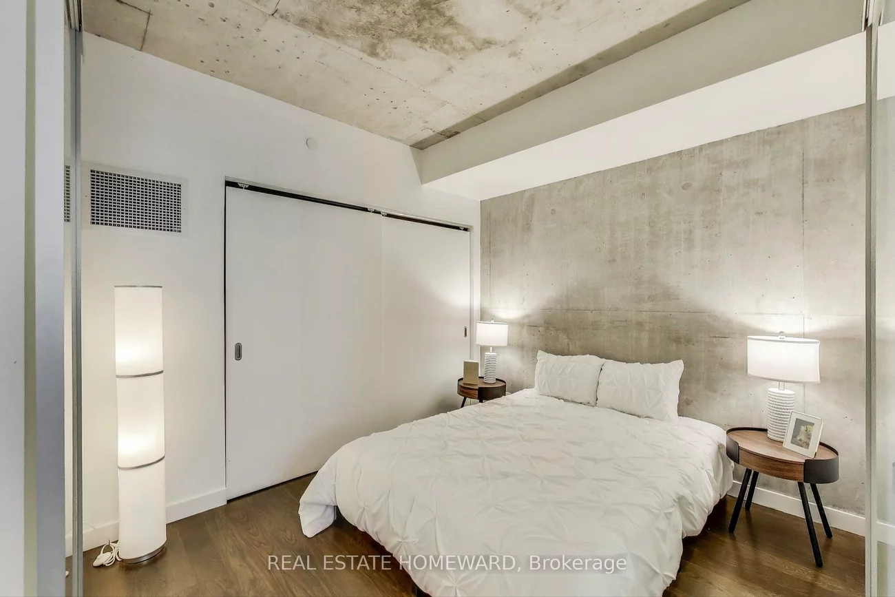 111, Bathurst, Waterfront Communities C1, Toronto