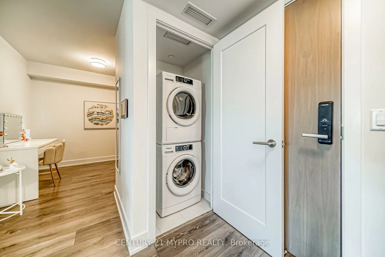 585, Bloor, North St. James Town, Toronto