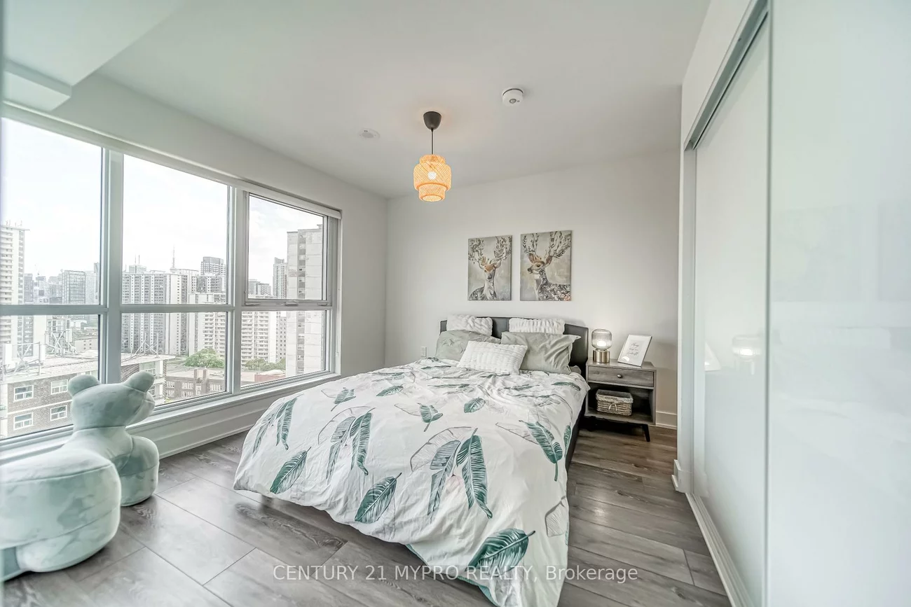 585, Bloor, North St. James Town, Toronto