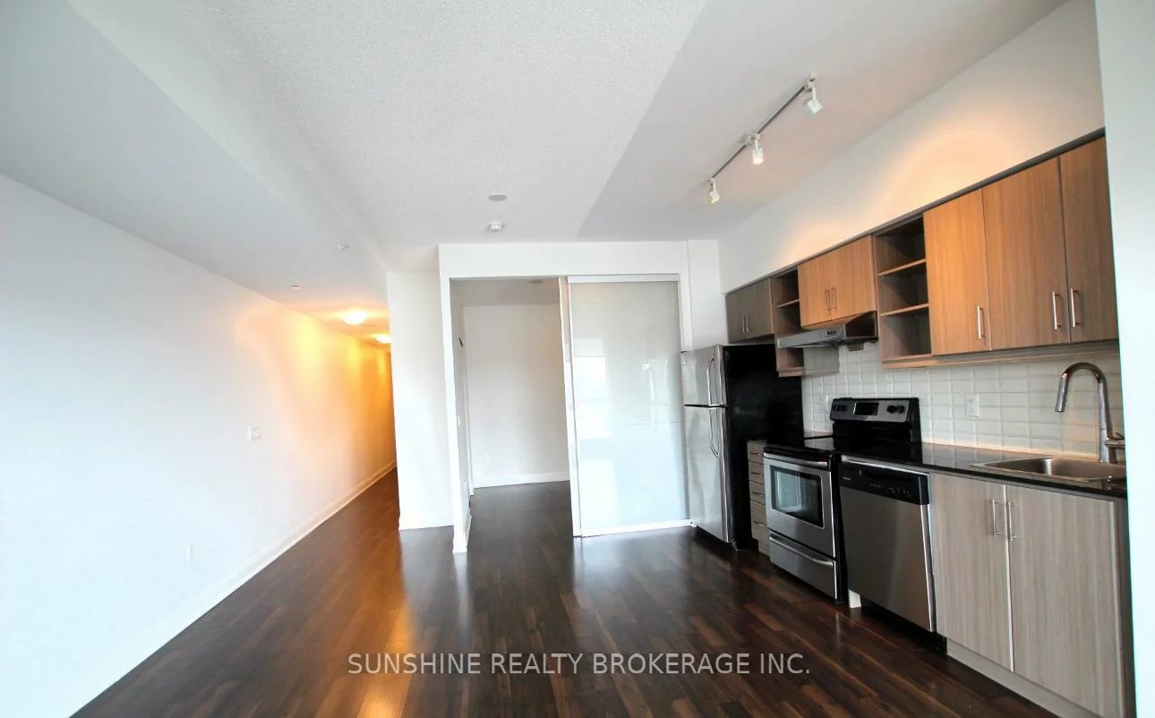 160, Vanderhoof, Thorncliffe Park, Toronto