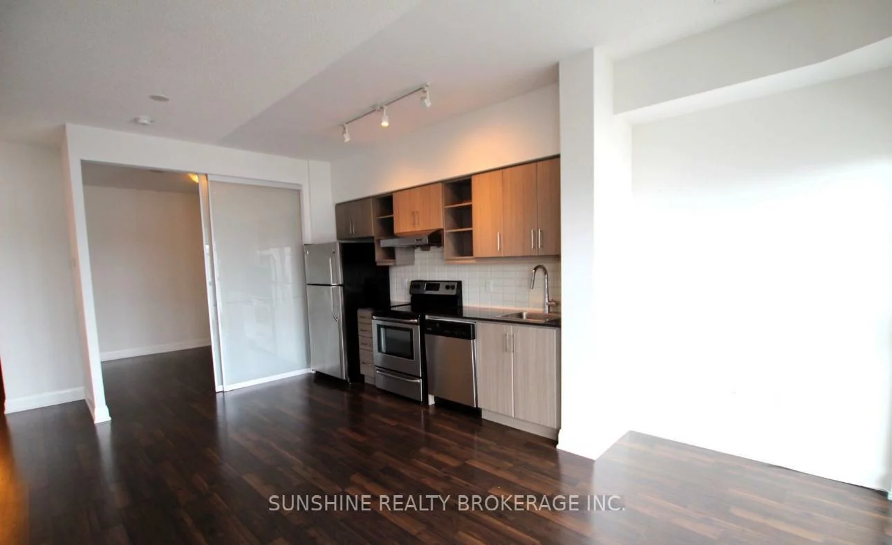 160, Vanderhoof, Thorncliffe Park, Toronto