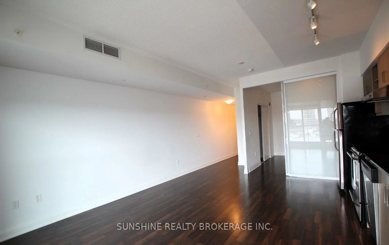 160, Vanderhoof, Thorncliffe Park, Toronto