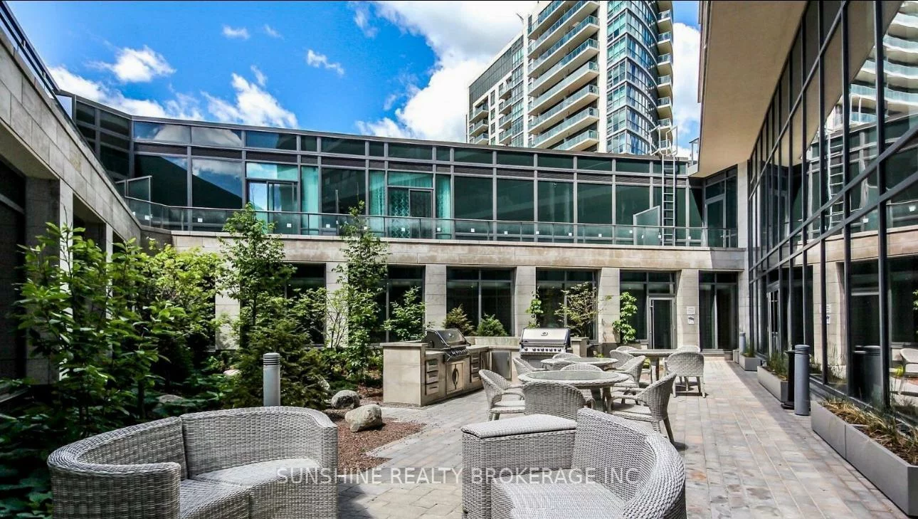 160, Vanderhoof, Thorncliffe Park, Toronto