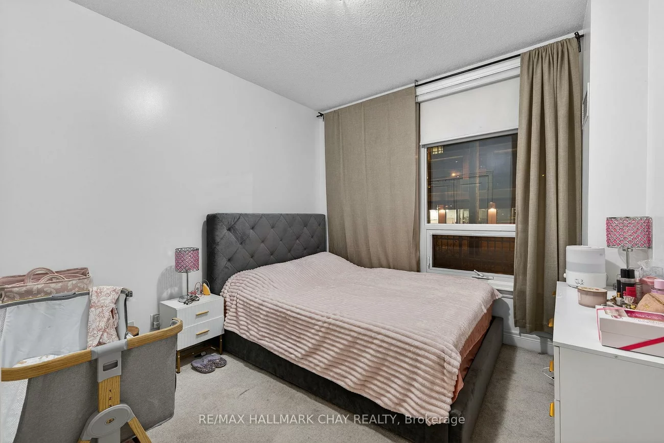 701, Sheppard, Clanton Park, Toronto