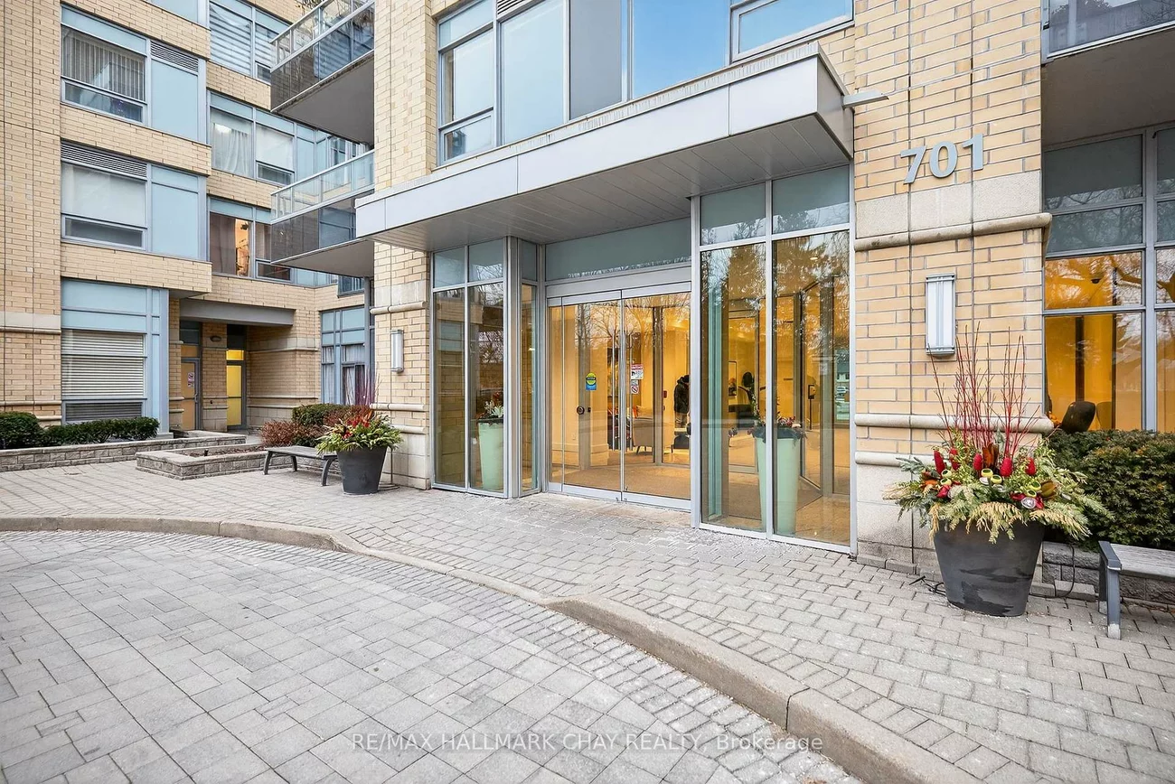 701, Sheppard, Clanton Park, Toronto