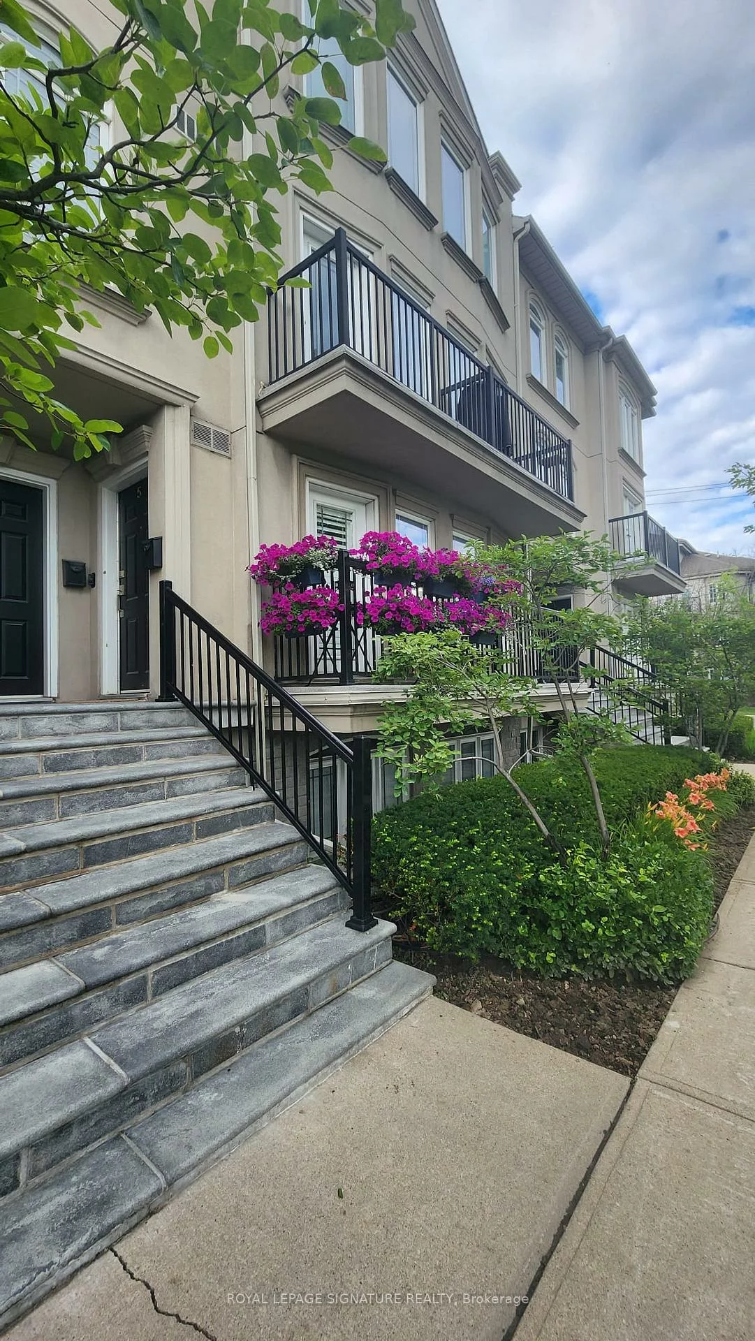 118, Finch, Newtonbrook West, Toronto