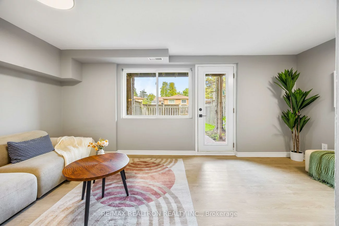 65, Godstone, Don Valley Village, Toronto