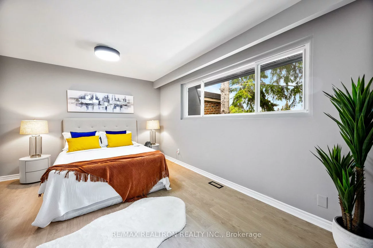 65, Godstone, Don Valley Village, Toronto