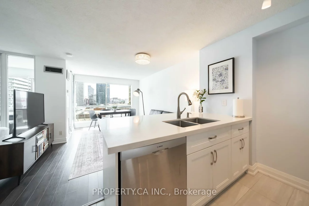 10, Yonge, Waterfront Communities C1, Toronto