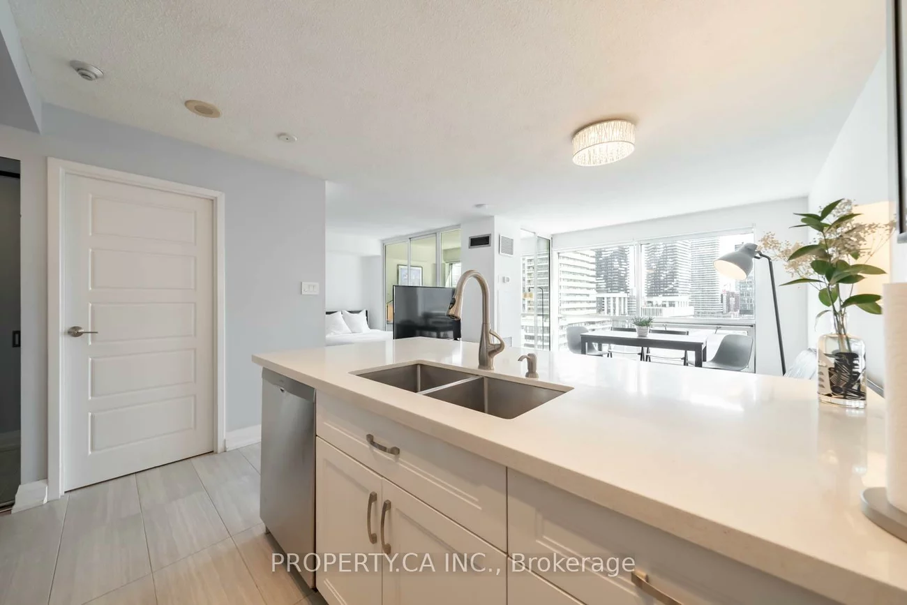 10, Yonge, Waterfront Communities C1, Toronto