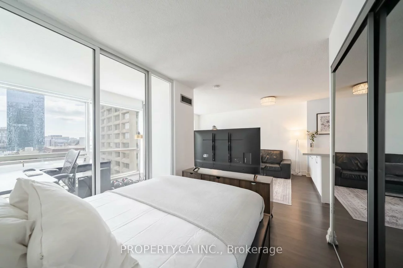 10, Yonge, Waterfront Communities C1, Toronto