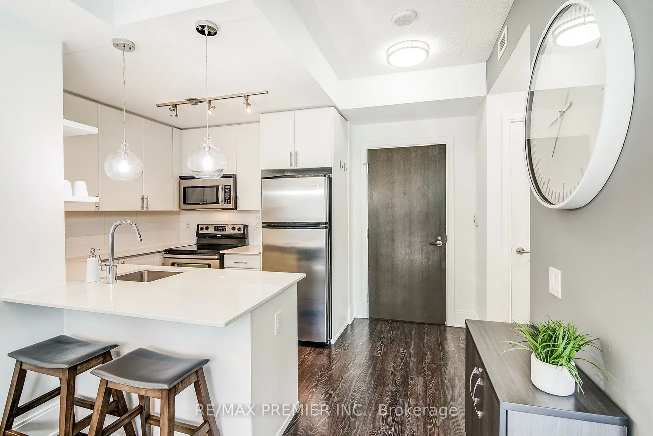 560, Front, Waterfront Communities C1, Toronto