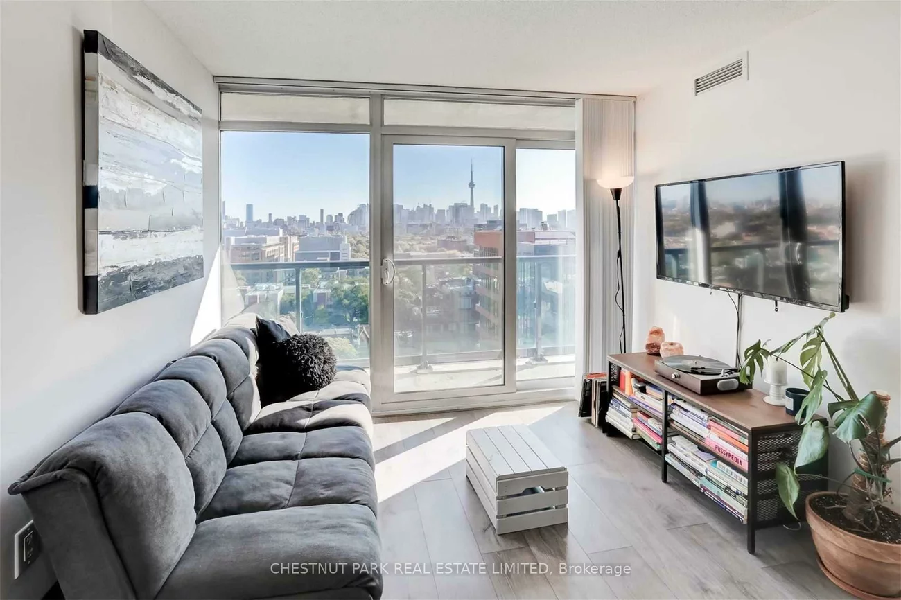 36, Lisgar, Little Portugal, Toronto