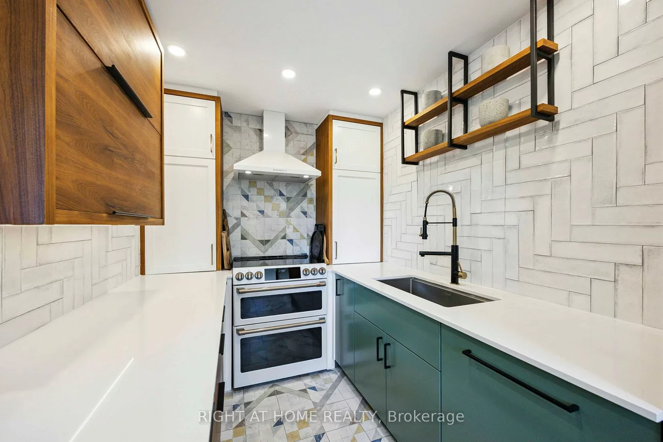 57, Neptune, Englemount-Lawrence, Toronto