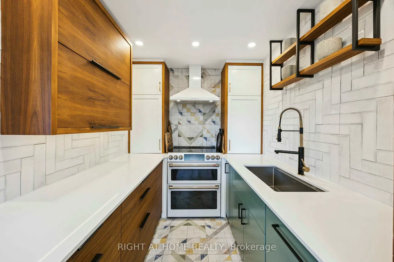 57, Neptune, Englemount-Lawrence, Toronto