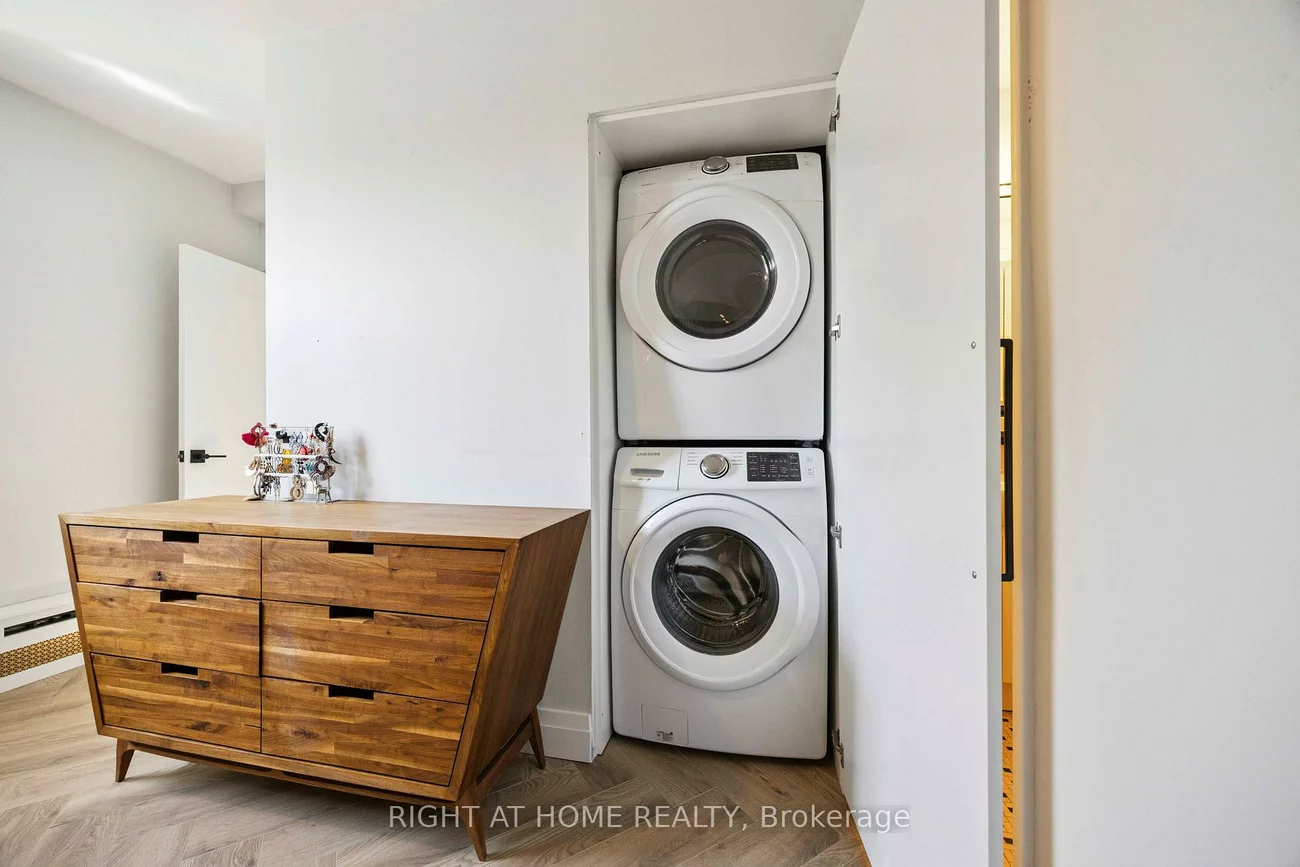 57, Neptune, Englemount-Lawrence, Toronto