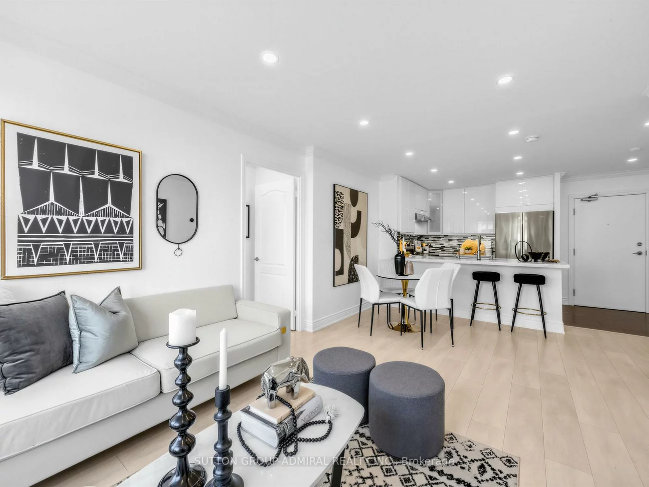 935, Sheppard, Clanton Park, Toronto