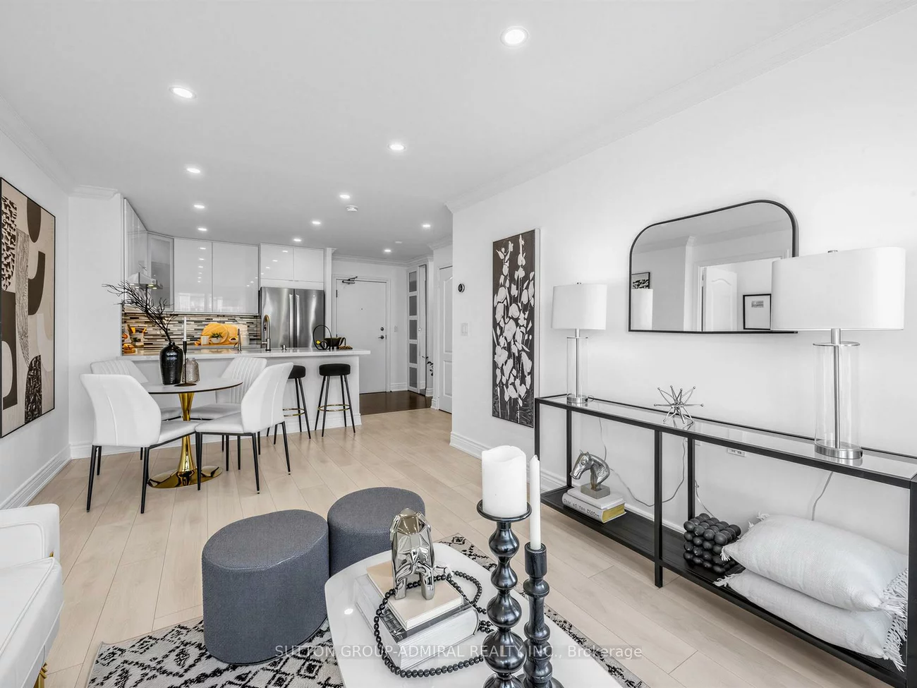 935, Sheppard, Clanton Park, Toronto