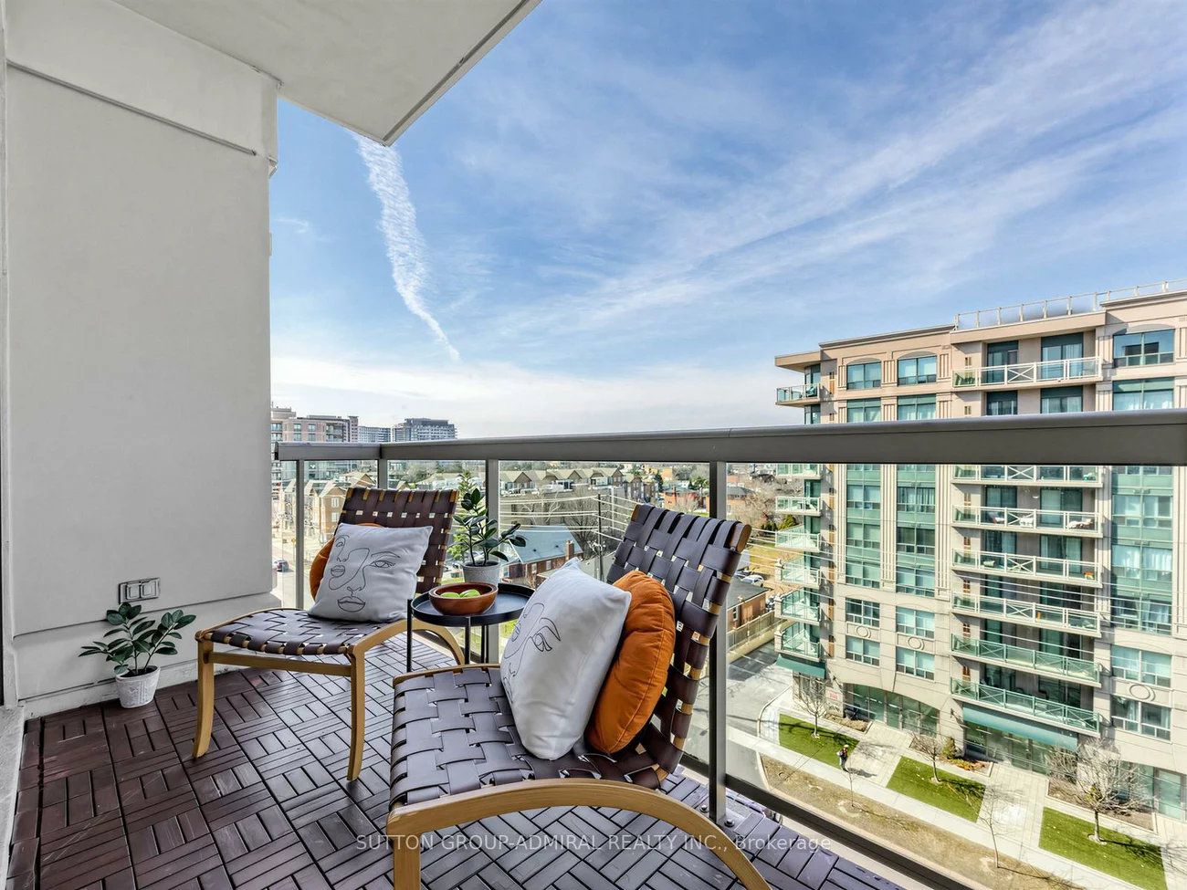 935, Sheppard, Clanton Park, Toronto