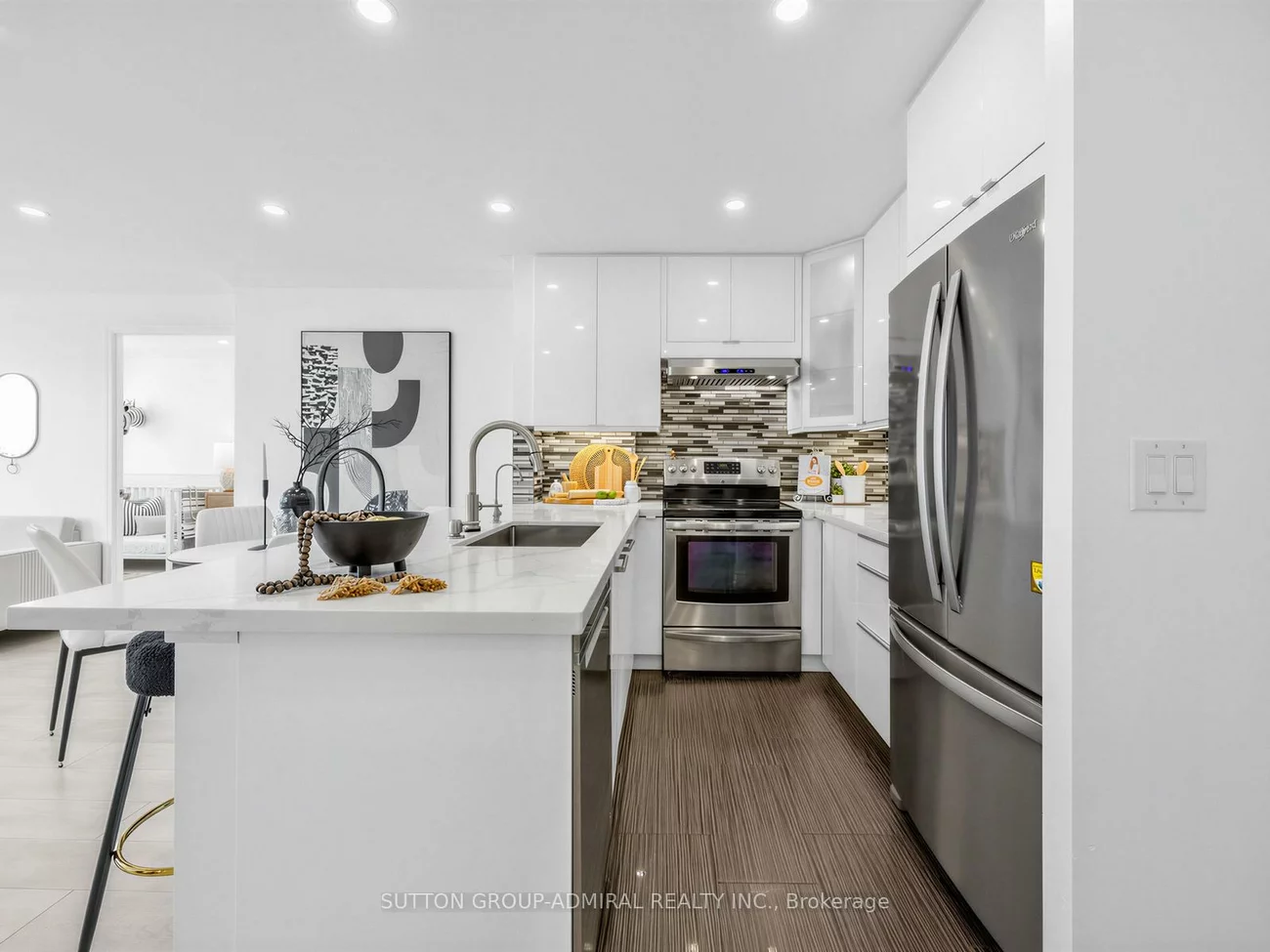 935, Sheppard, Clanton Park, Toronto