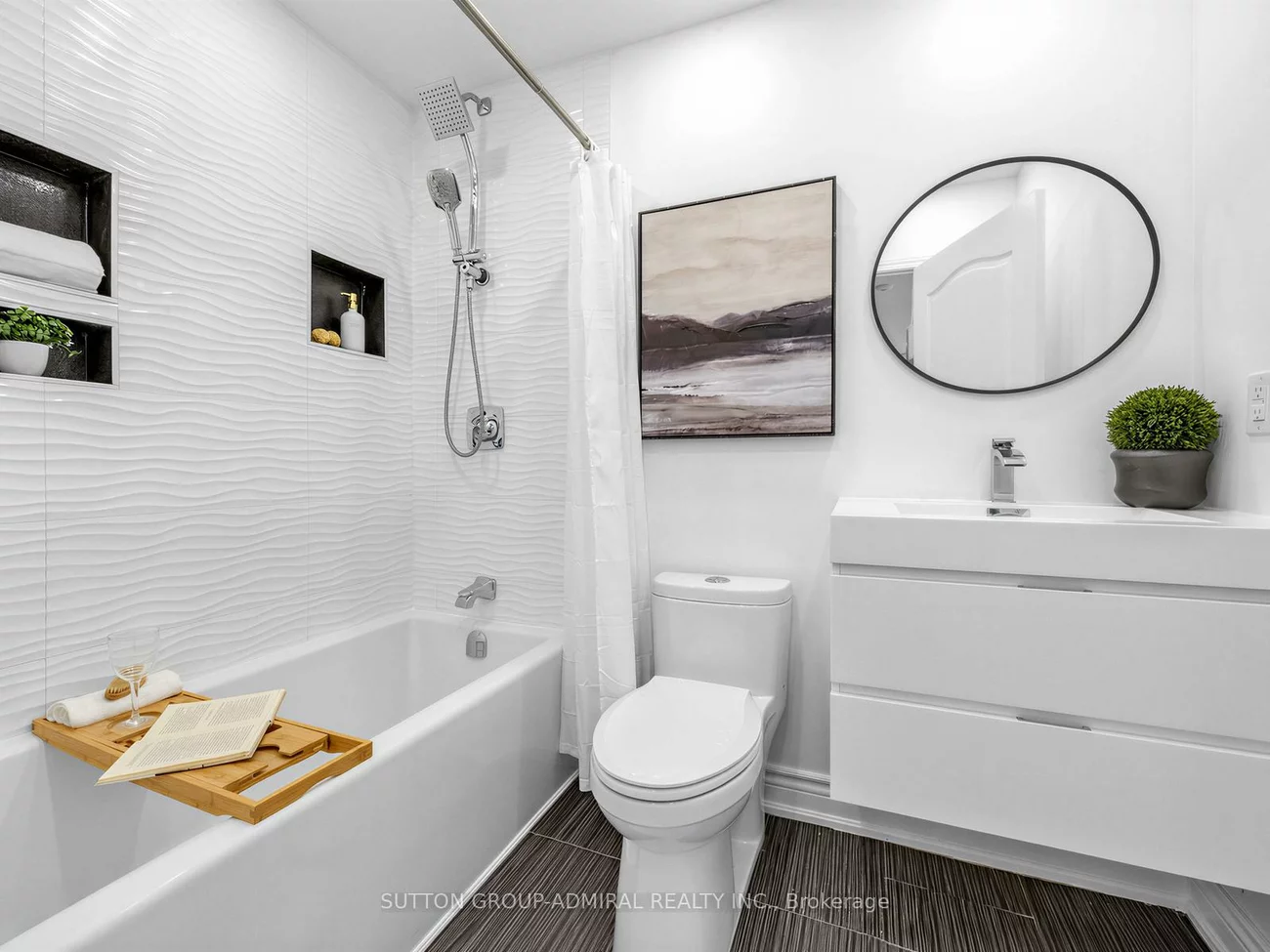 935, Sheppard, Clanton Park, Toronto