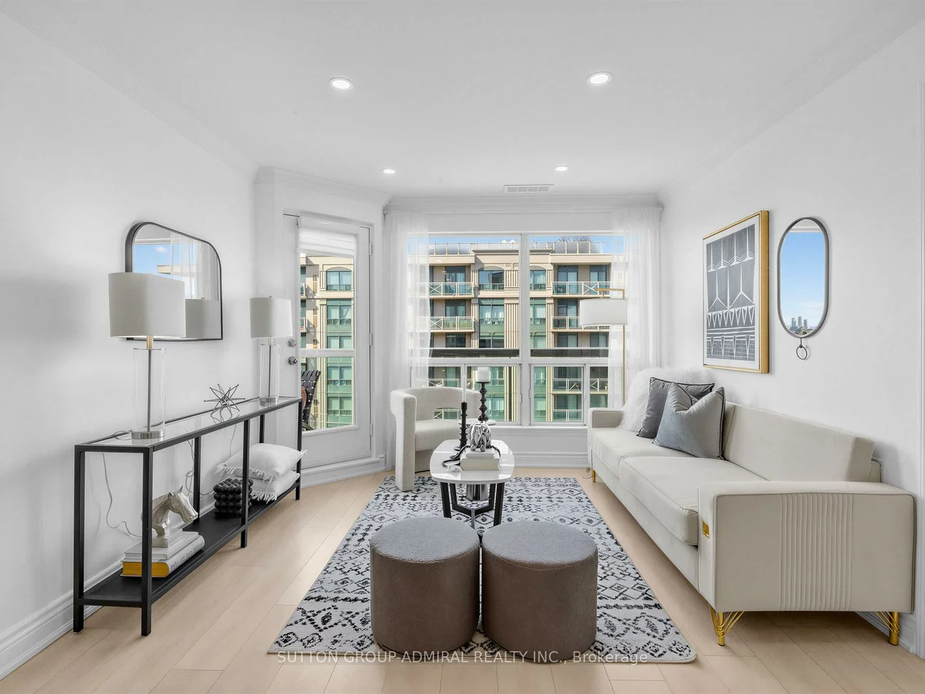 935, Sheppard, Clanton Park, Toronto