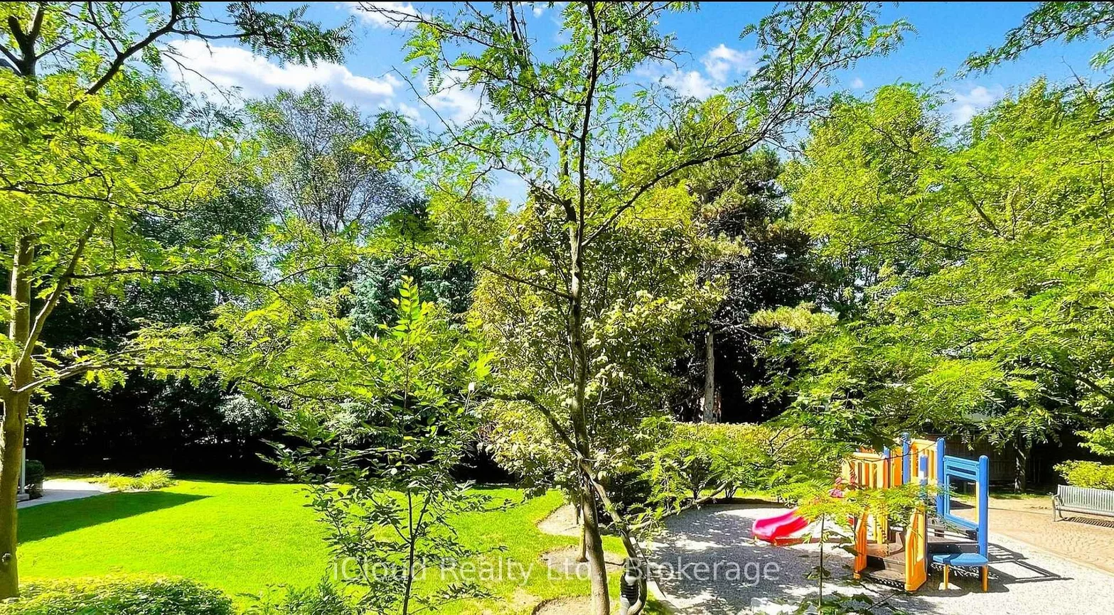 285, Antibes, Westminster-Branson, Toronto