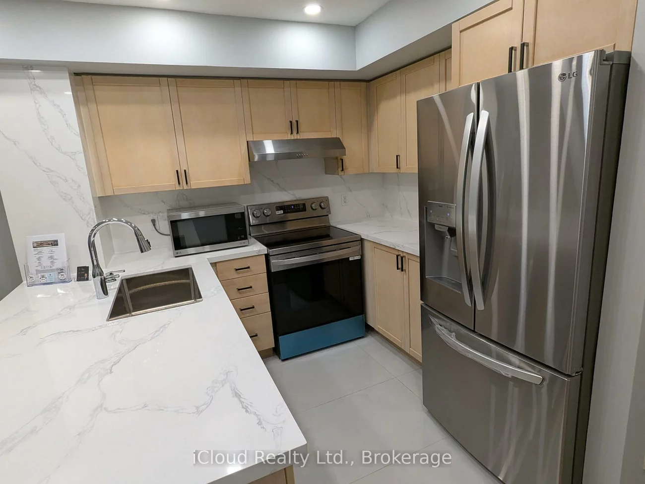 285, Antibes, Westminster-Branson, Toronto