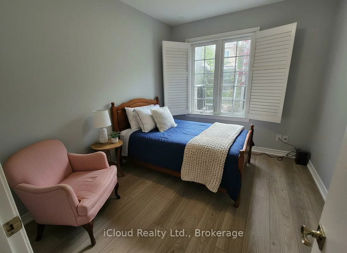 285, Antibes, Westminster-Branson, Toronto