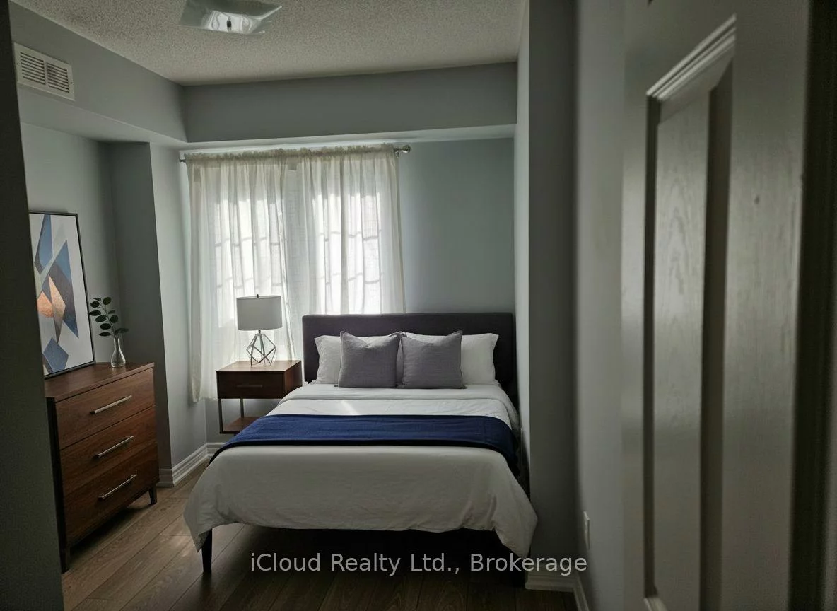 285, Antibes, Westminster-Branson, Toronto
