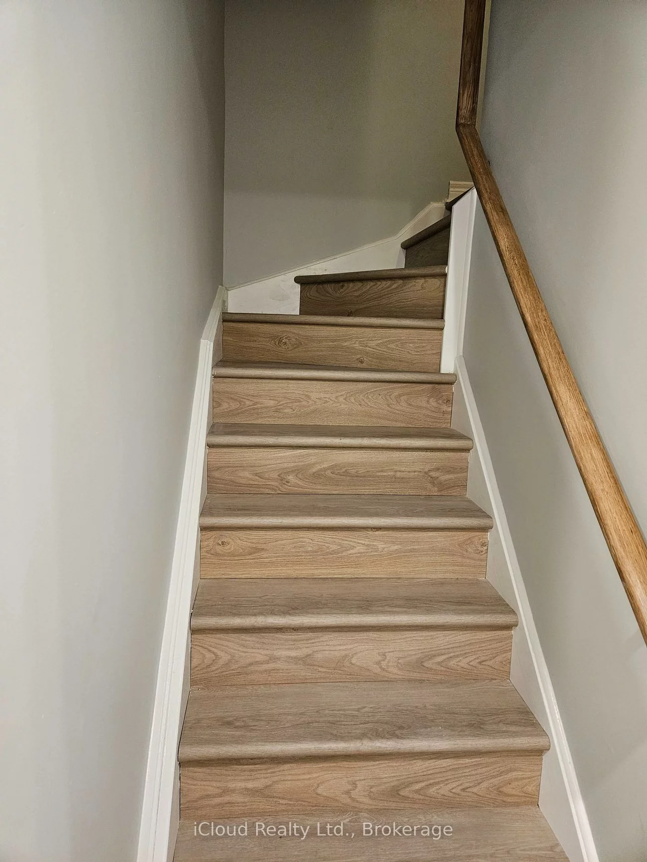 285, Antibes, Westminster-Branson, Toronto