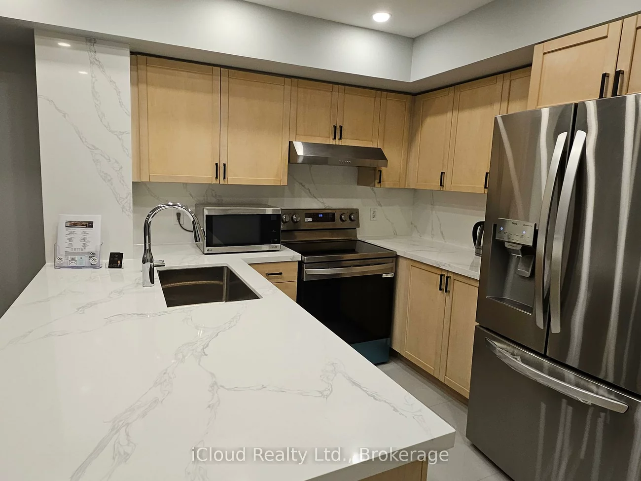 285, Antibes, Westminster-Branson, Toronto