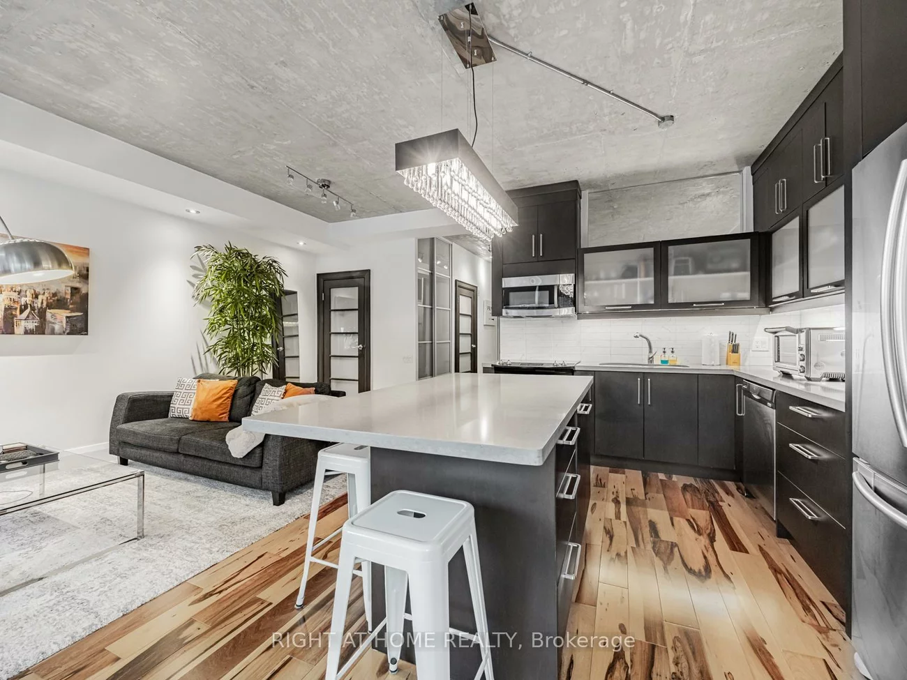 50, Camden, Waterfront Communities C1, Toronto