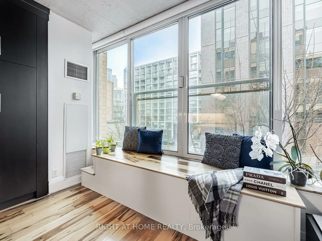 50, Camden, Waterfront Communities C1, Toronto