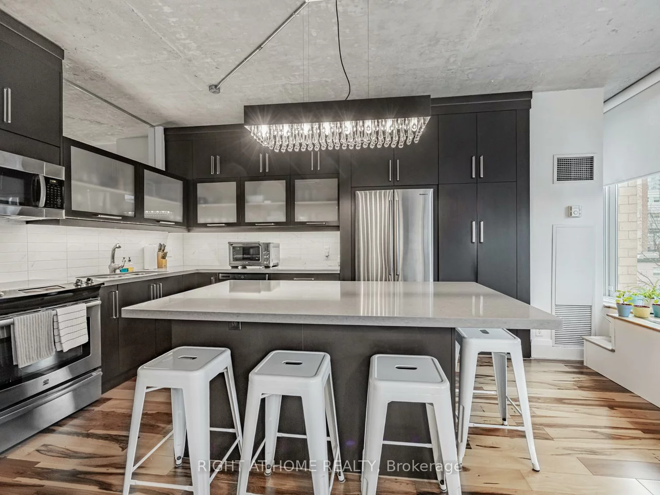 50, Camden, Waterfront Communities C1, Toronto