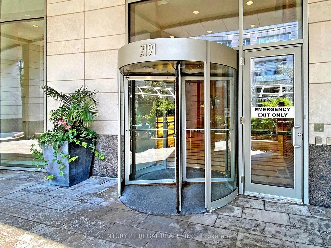 2191, Yonge, Mount Pleasant West, Toronto