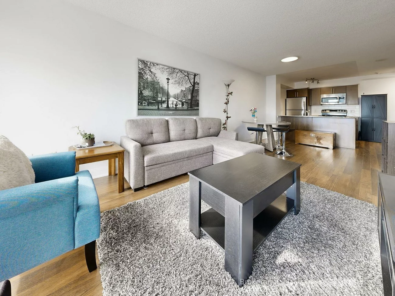 2191, Yonge, Mount Pleasant West, Toronto