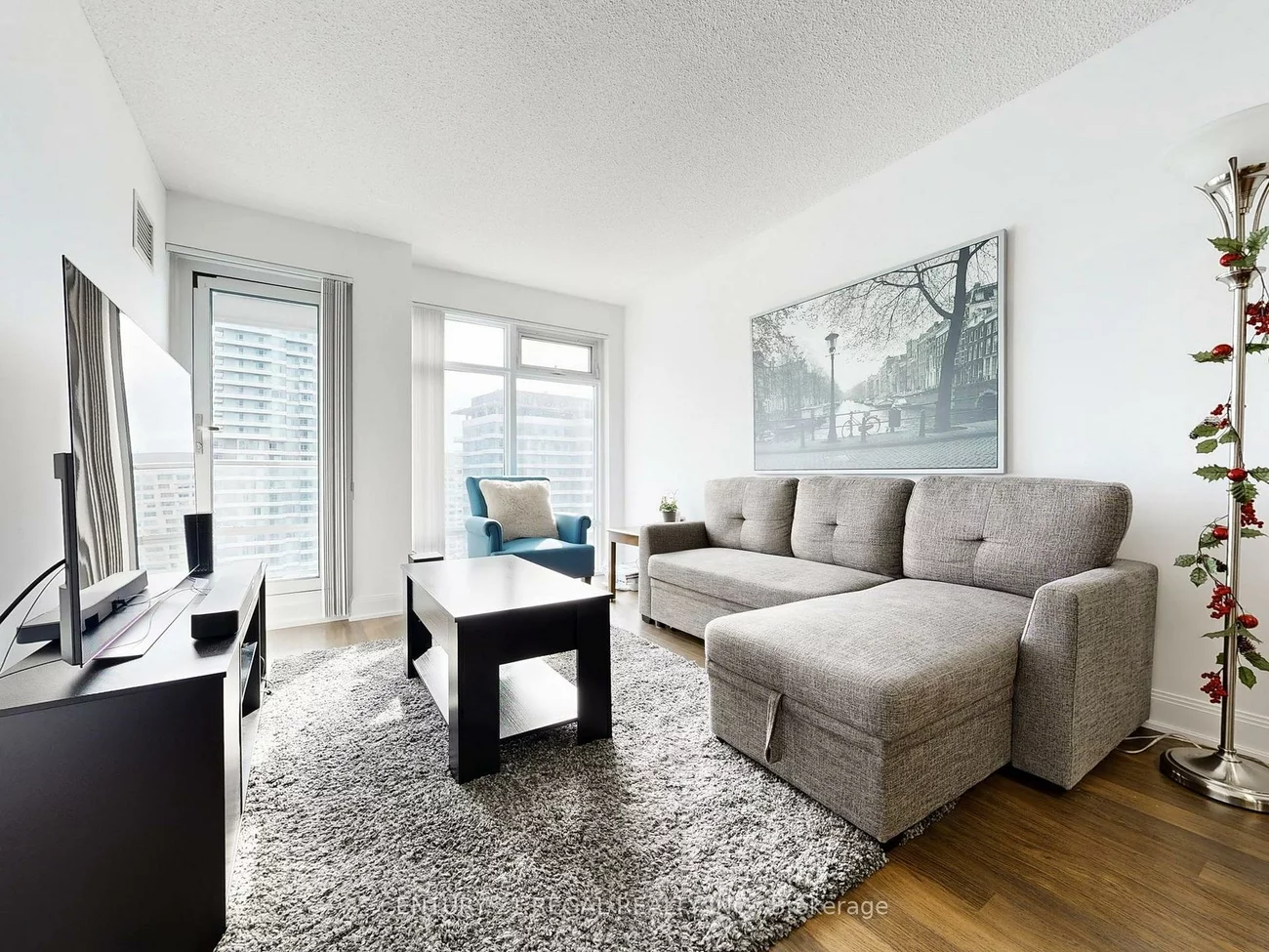 2191, Yonge, Mount Pleasant West, Toronto