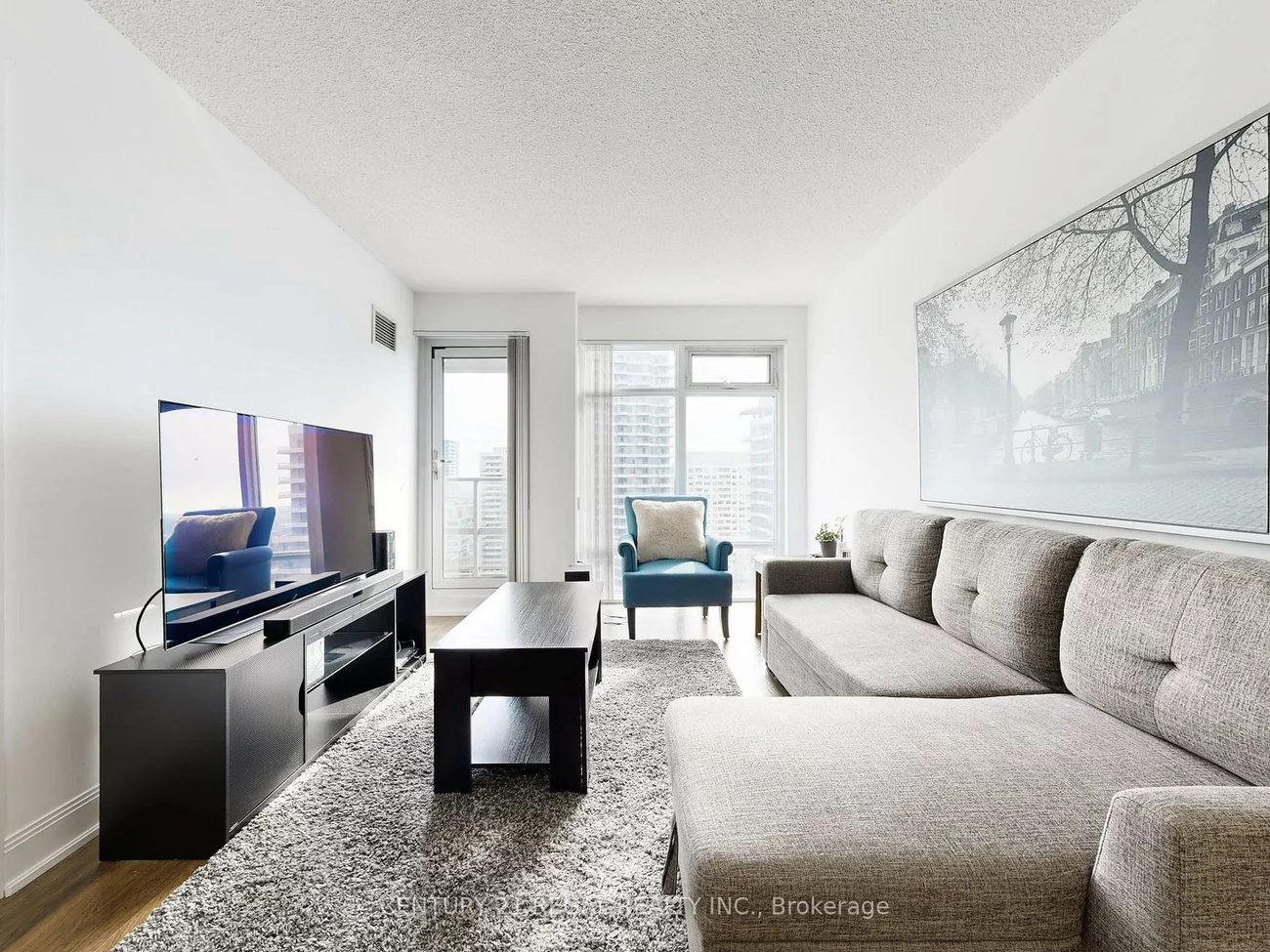 2191, Yonge, Mount Pleasant West, Toronto