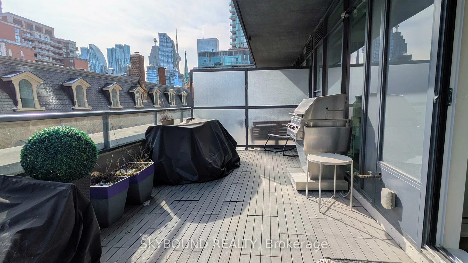 105, George, Moss Park, Toronto