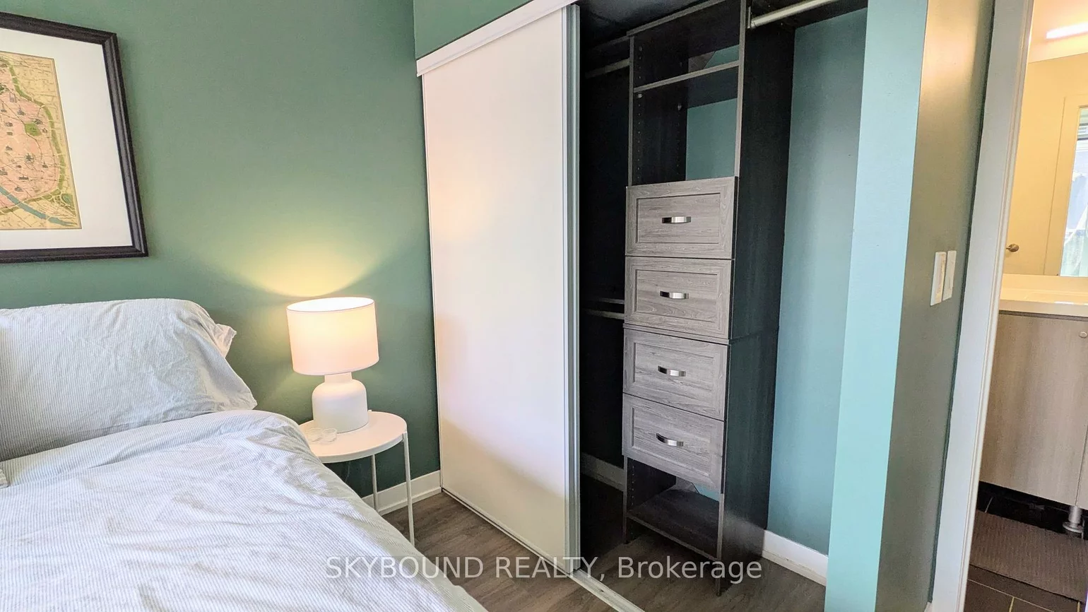 105, George, Moss Park, Toronto